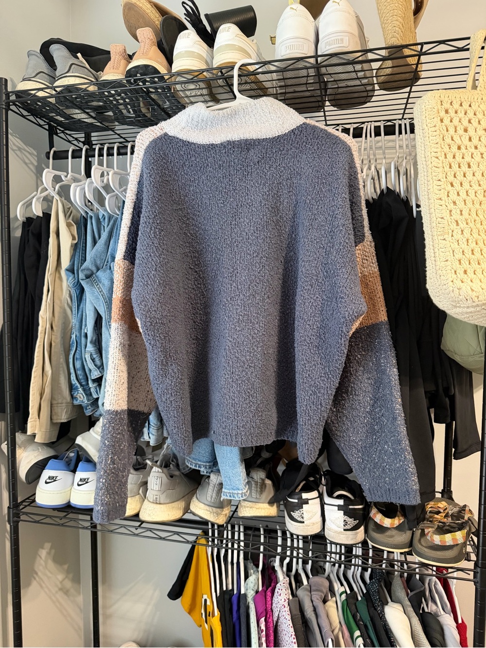 universal thread sweater - Picture 3 of 4
